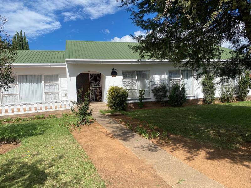 6 Bedroom Property for Sale in Komani Park Eastern Cape